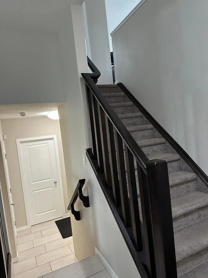 Villa Proland Smart Suite Calgary